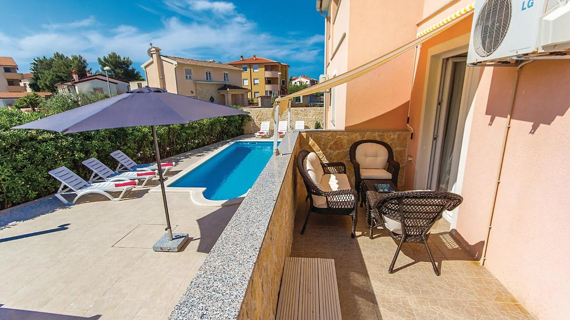 7 Bedroom Stunning Home In Ližnjan